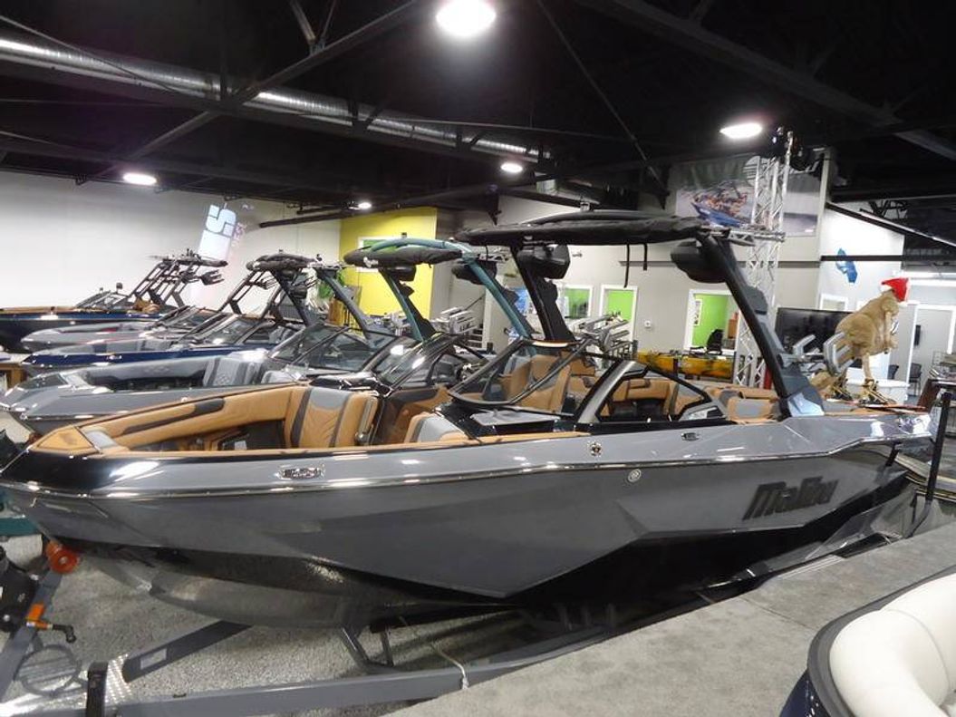 2026 Malibu Boats 25 LSV